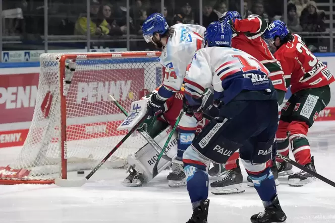 Da sah’s gut aus: Ryan MacInnis gelingt das 3:1.