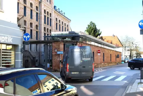 Die Ostbahnstraße wird zurzeit stärker befahren, als dies vor der neuen Einbahnstraßenregelung der Fall war. 