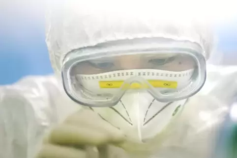 Ist das Virus aufgrund eines Laborunfalls in Wuhan ausgebrochen? Bewiesen ist das nicht, doch schon die Möglichkeit sei Grund ge