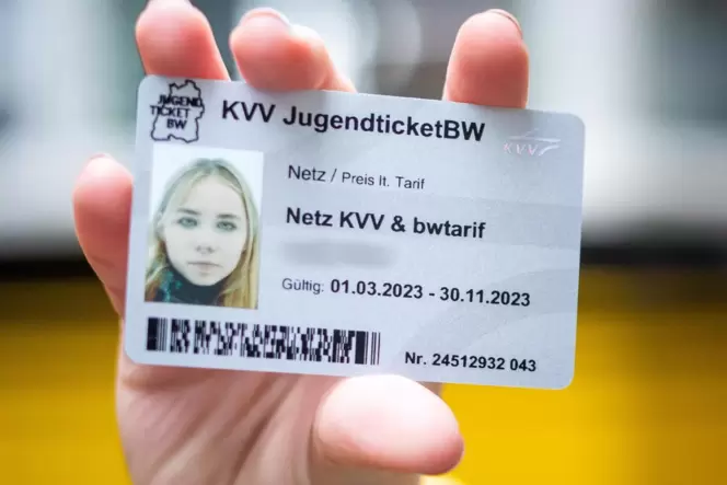 In Baden-Württemberg gibt es seit Anfang März ein landesweit gültiges Jugendticket für 365 Euro im Jahr. Das Saarland will dageg