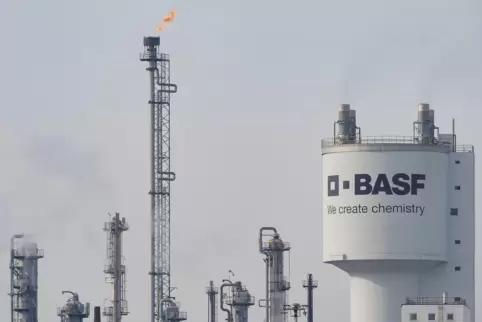Der Stellenabbau sorgt für Unruhe im Ludwigshafener Stammwerk der BASF. 