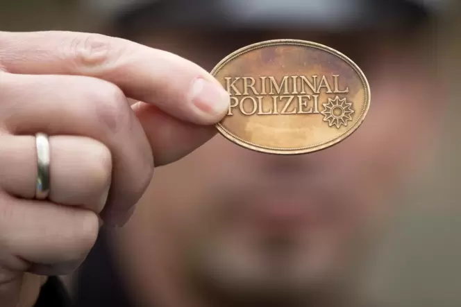 Vorsicht geboten: Die echte Polizei kommt meist persönlich vorbei und ruft nicht an, schon gar nicht unter der »110«. Vorsicht geboten: Die echte Polizei kommt meist persönlich vorbei und ruft nicht an, schon gar nicht unter der »110«.