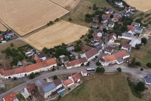 Luftaufnahme von Rathsweiler. 
