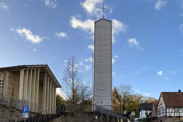 Die evangelische Kirche in Klingenmünster wurde 1958 eingeweiht, vier Jahre später der separate Kirchturm. 