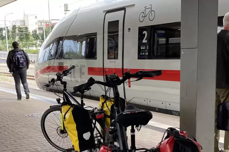 Dank des verstärkten Einsatzes des ICE 4 ist nun in den meisten ICE, die Mannheim bedienen, die Fahrradmitnahme möglich – allerd