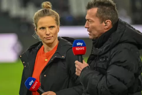 Medial omnipräsent – und mindestens ebenso meinungsstark wie Lothar Matthäus: Ex-Nationalspielerin Tabea Kemme als Sky-Kommentat