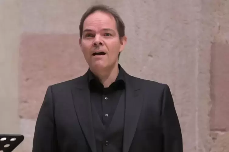 Altus Matthias Lucht: Er singt am Samstag Musik von Bach in der Krypta des Speyerer Doms.