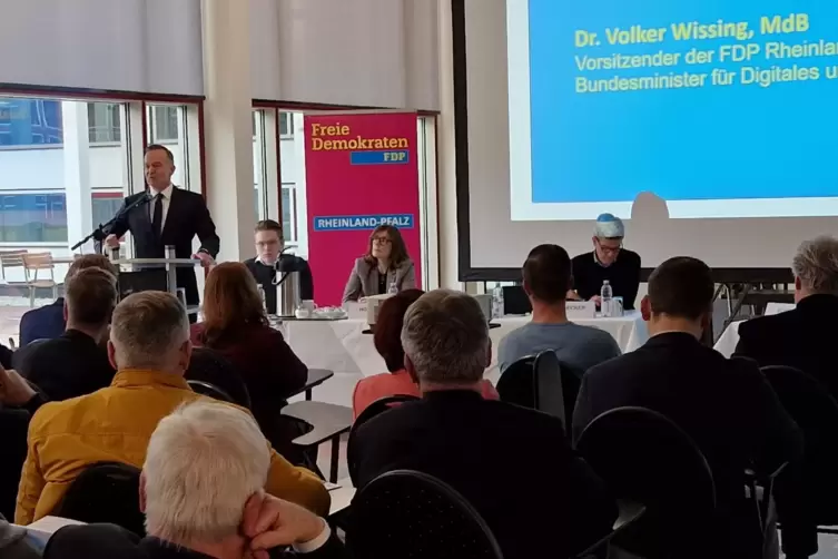 &bdquo;Freiheit braucht Verb&uuml;ndete&ldquo;: Unter diesem Motto stand Volker Wissings Rede am Samstag vor 80 G&auml;sten im &bdquo;Freischwimmer&ldquo;. 