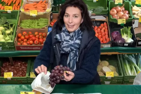 Ist mit der Landwirtschaft aufgewachsen: Elke Nieser in ihrem Dorfmarkt.