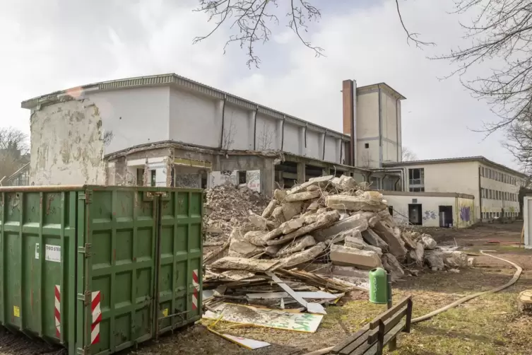 Aus dem Stadtbad wird ein Hotel mit 100 Zimmern. 