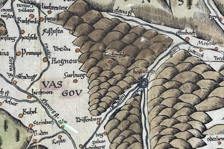 Die ältesten Karten in der Ausstellung zeigen Kaiserslautern an einem See zwischen drei Flüssen. Diese Karte ist die zweitältest