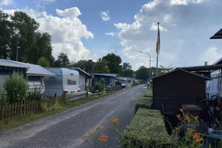 Entspricht nicht den Brandschutzvorgaben: der Campingplatz im Naherholungsgebiet Lingenfelder Altrheinlandschaft.