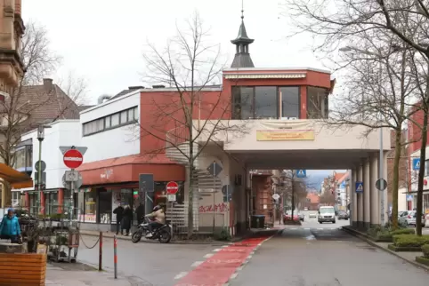 Derzeit gibt es keine Chancen, dass die Stadt den sogenannten Pavillon kauft und abreißt. 