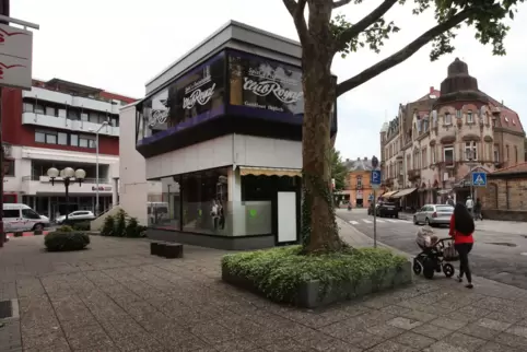 Der Pavillon und das ostringcenter im Hintergrund. 