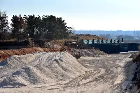 Die Umstände des Sandabbaus in Dirmstein stehen immer mal wieder in der Kritik. Deshalb wollen Bürger und Gemeindevertreter gena