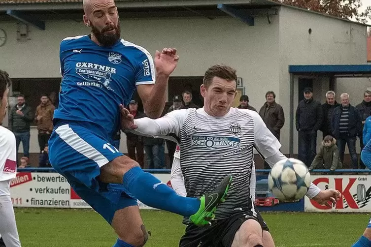 Yannick Kindler (links) hat sich beim Kreisoberligisten TSV Lämmerspiel wieder fit gemacht. 