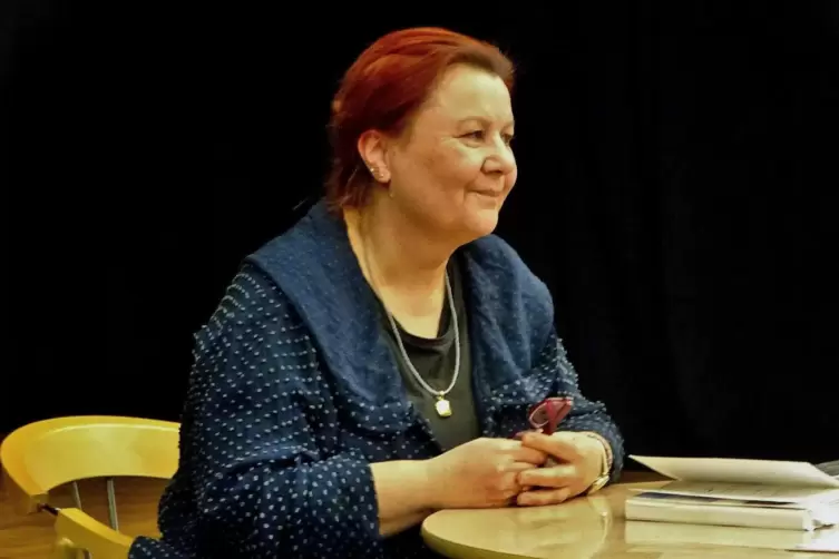 Die Speyerer Autorin Renate Herrling beeindruckte auch im offenen Gespräch mit ihrem Publikum.