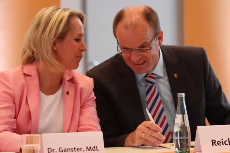 Die CDU verurteilt die persönlichen Angriffe auf Landrätin Susanne Ganster und den Kreisvorsitzenden Christof Reichert. 