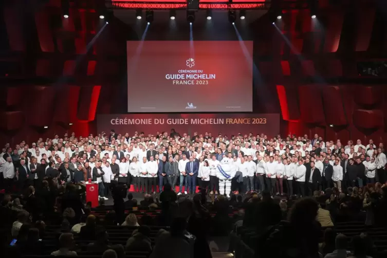 Familienfoto am Ende der Michelin-Gala 2023 im Straßburger Palais des congrès et de la musique.
