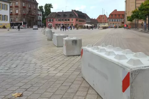Am Eingang zu vielen Veranstaltungen findet man heute solche Betonklötze vor.