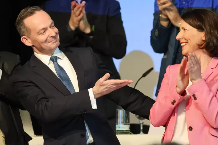 Gute Laune nach den Wahlergebnissen: FDP-Landeschef Volker Wissing und seine Stellvertreterin Daniela Schmitt. 
