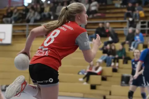 Spielte am Samstag erst für die TSR-A-Jugend und direkt danach für die FSG im Topduell der Frauen-Pfalzliga: Lea Marie Beneke. 