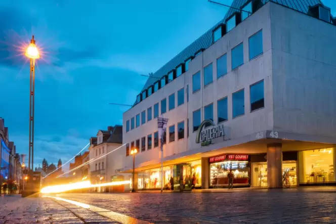 Beschluss gefasst: Die Lichter in der Speyerer Kaufhof-Filiale gehen doch nicht aus. Beschluss gefasst: Die Lichter in der Speyerer Kaufhof-Filiale gehen doch nicht aus.