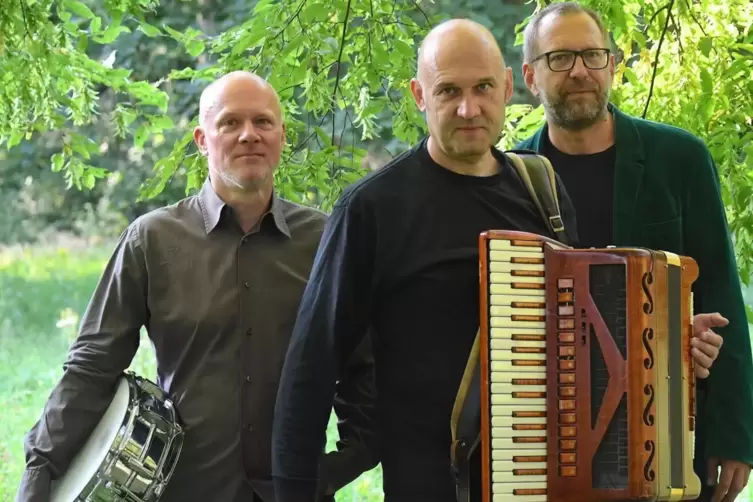 Widmen sich in ihrem neuen Programm deutschen Volksliedern: (von links) Andreas Neubauer, Martin Wagner und Hanns Höhn.