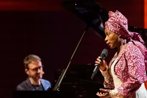 Lernten sich vor drei Jahren bei einem Konzert kennen: Sängerin Angélique Kidjo und Alexandre Tharaud. Aus einem spontanen Duett