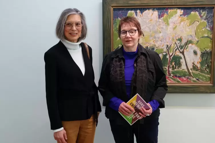 Ausgezeichnet: die ehemalige Pfalzgalerie-Direktorin Britta Buhlmann (links) und die stellvertretende Museumsleiterin Annette Re
