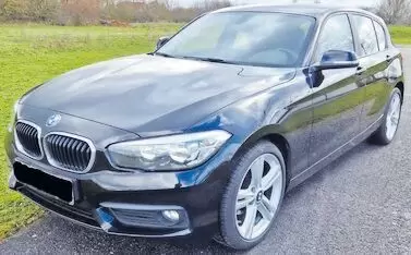 Schöner 1er BMW in schwarz metallic mit super Ausstattung und wenig KM aus 1. Hand, unfallfrei, Sparsamer und flotter Turbobenzi
