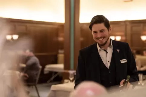 Der Gast steht für Julien Alsoufi im Mittelpunkt. 