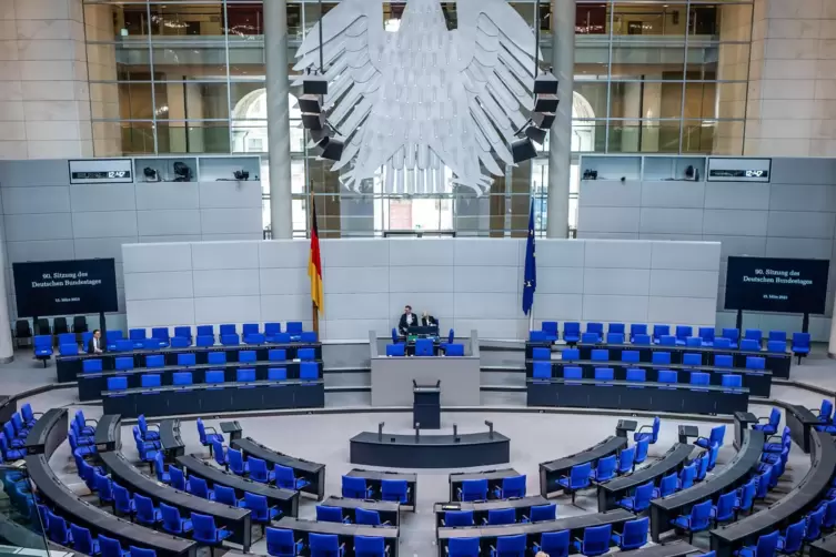 Der Bundestag will in einer Wahlrechtsreform über die Sitzverteilung entscheiden. 
