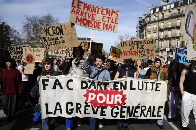 Auch am Donnerstag gab es in Paris wieder Proteste gegen die geplante Rentenreform.