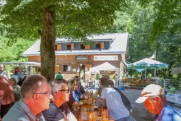 Beim Sommerfest zum 100-jährigen Bestehen der Hahnberghütte war viel los. 