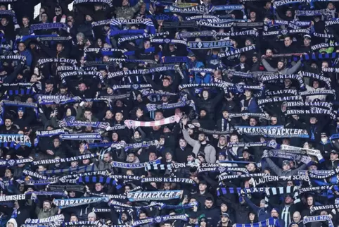 Die Fans des SV Waldhof stehen zu ihrer Mannschaft.