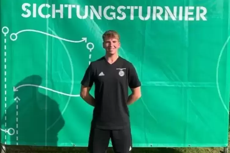 2022 war der für den FK Clausen pfeifende Julien Belzer beim DFB-Sichtungsturnier für U16-Länderauswahlmannschaften in Duisburg 