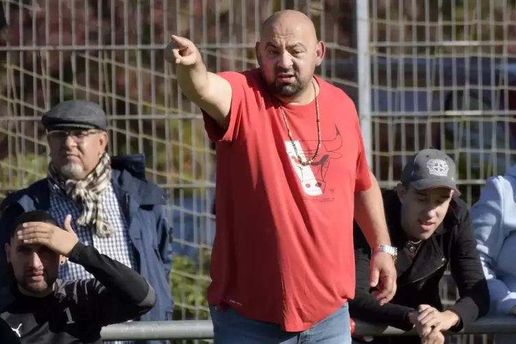 Rüssingens Trainer Ediz Sari stand auch schon beim ASV Fußgönheim an der Seitenlinie. 