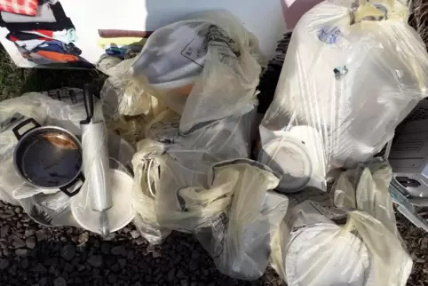 Keine erfreulichen Spenden vor der Tür der Tafel.