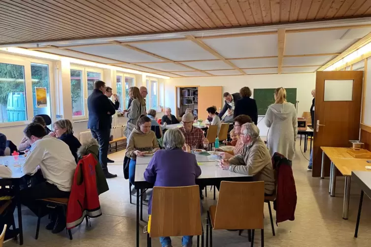 „Mittags gemeinsam“ im Untergeschoss des protestantischen Gemeindezentrums.