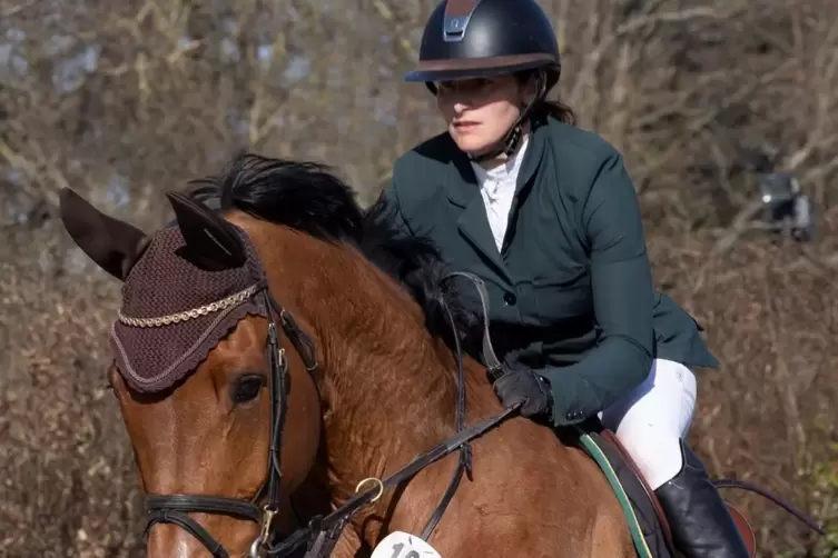 Samantha Theis will mit zwei Pferden in Zeiskam antreten. 