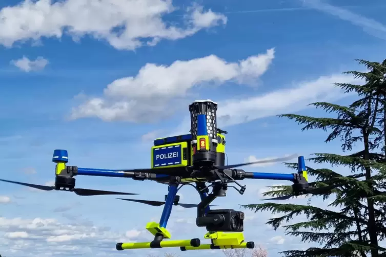 Mit der Drohne beh&auml;lt die Polizei die Verkehrsstr&ouml;me im Blick. 