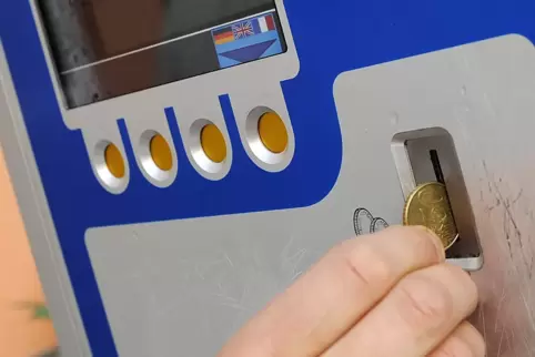 Aus solchen Automaten stammte das Geld, das eine Verwaltungsmitarbeiterin für sich behalten haben soll.