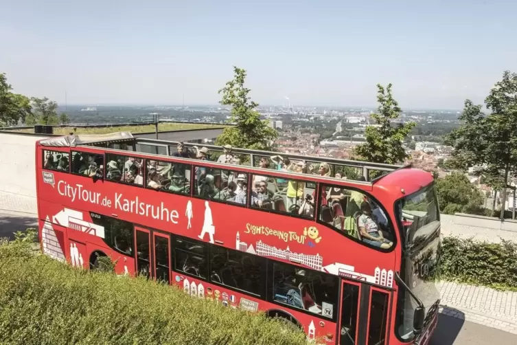 WIeder unterwegs iin Karlsruhe: Der Doppeldeckerbus.