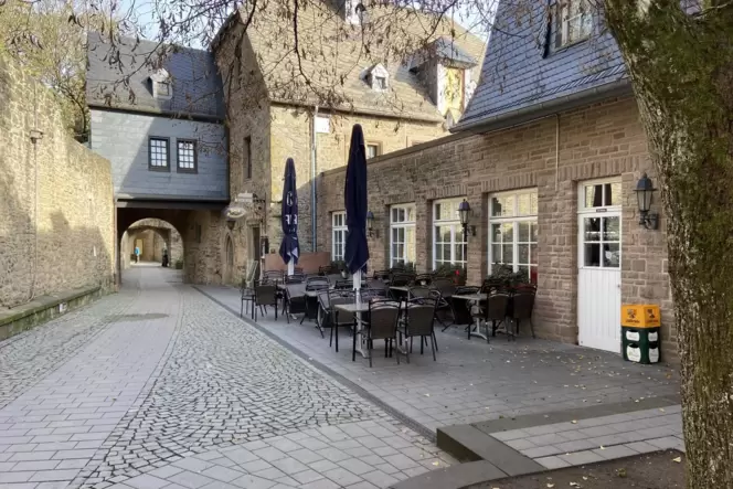 Ab 1. April kann hier wieder gegessen und getrunken werden: das Burgrestaurant auf Burg Lichtenberg.