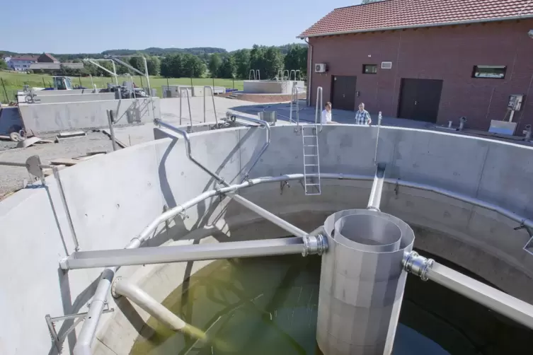 Eine Option: Reuschbacher Abwasser könnte in die 2015 in Betrieb gegangene Kläranlage in Niedermohr (unser Bild) eingeleitet wer