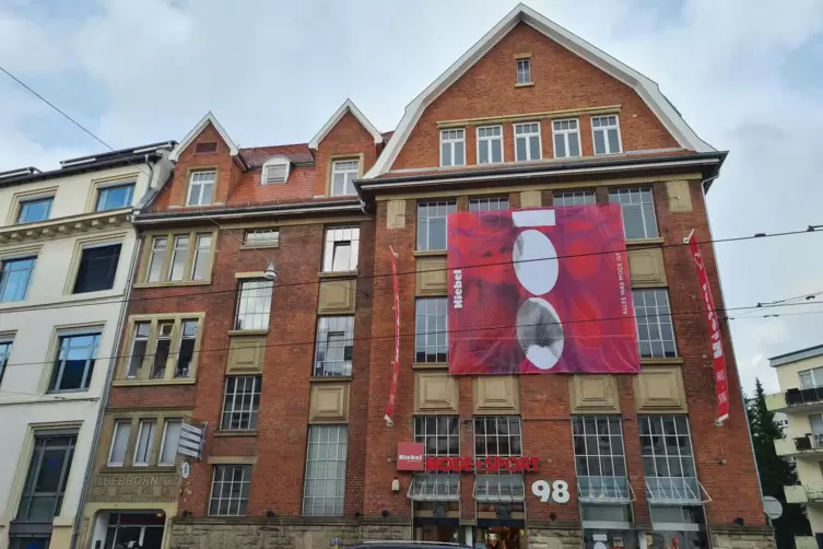 Das Modehaus in einer ehemaligen F&uuml;llhalterfabrik in Handschuhsheim wurde 1987 er&ouml;ffnet. 