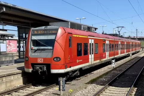 Der Betrieb der S-Bahn Rhein-Neckar wird am Montag wegen des Warnstreiks gar nicht erst anlaufen. 