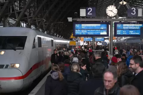 Als die EVG im Dezember 2018 vier Stunden lang durch einen Streik den Betrieb lahmlegte, gab es nach 9 Uhr einen Anstrum auf die