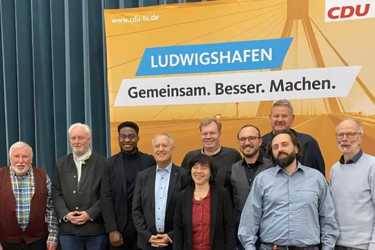 Gruppenbild mit Dame: Bei der Mitgliederversammlung präsentierte der CDU-Kreisverband neun Kandidaten für die im Jahr 2024 anste